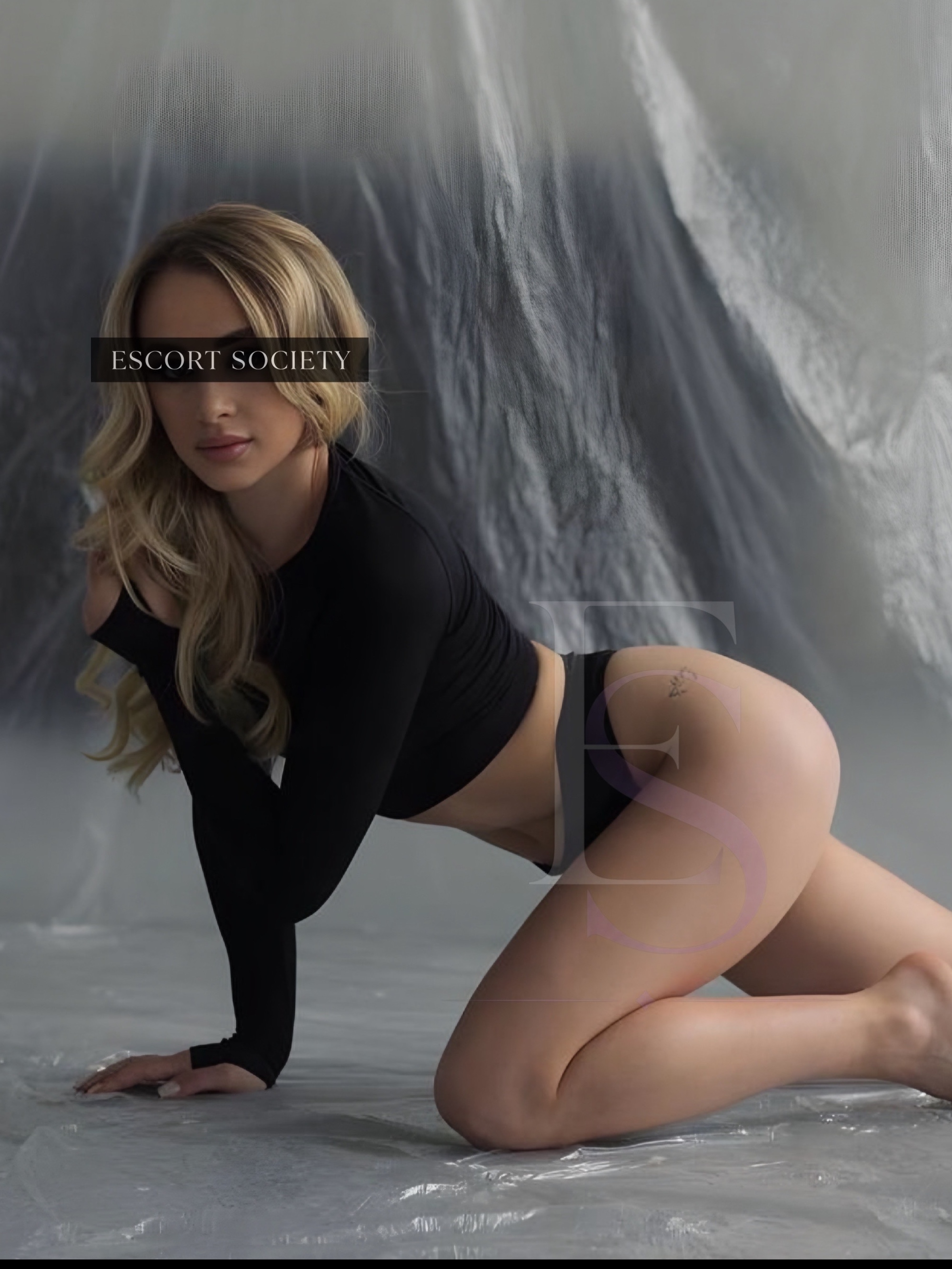 Escort Model Amélie — Foto 4